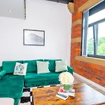 2br Flat Wifi, Parking Contractors & Families Lejlighed