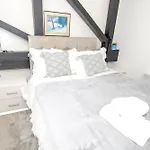 Lejlighed 2br Flat Wifi, Parking Contractors & Families *