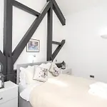 2br Flat Wifi, Parking Contractors & Families *