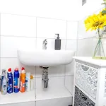 Lejlighed 2br Flat Wifi, Parking Contractors & Families