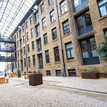 Apartment 2br Flat Wifi, Parking Contractors & Families Bradford (West Yorkshire)