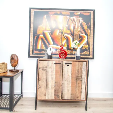 Apartament 2br Flat Wifi, Parking Contractors & Families *