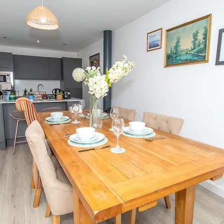 2br Flat Wifi, Parking Contractors & Families