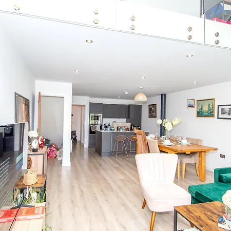 2br Flat Wifi, Parking Contractors & Families *