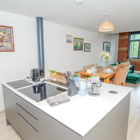 2br Flat Wifi, Parking Contractors & Families