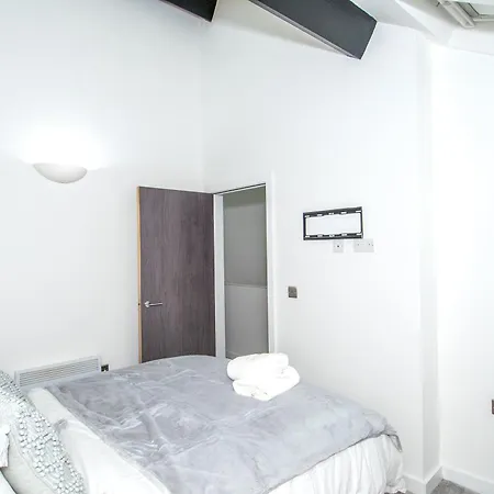 2br Flat Wifi, Parking Contractors & Families Apartament *