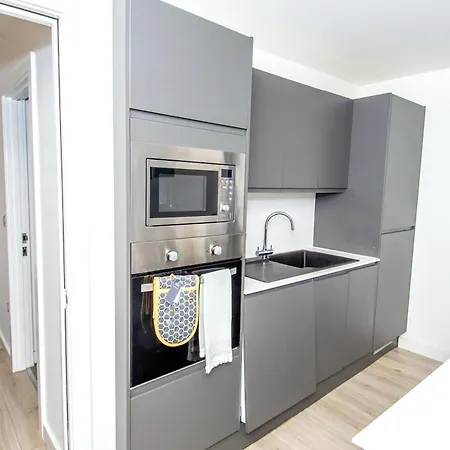 2br Flat Wifi, Parking Contractors & Families