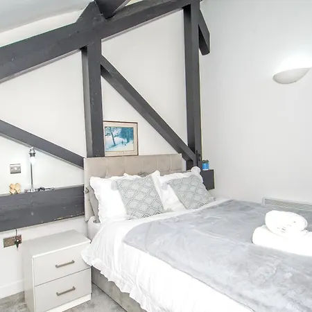 2br Flat Wifi, Parking Contractors & Families Apartament