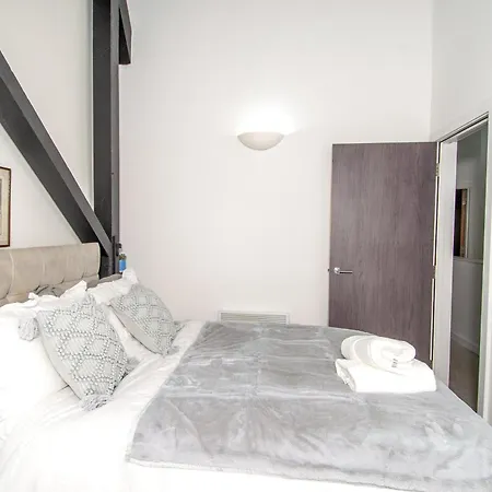 Apartament 2br Flat Wifi, Parking Contractors & Families