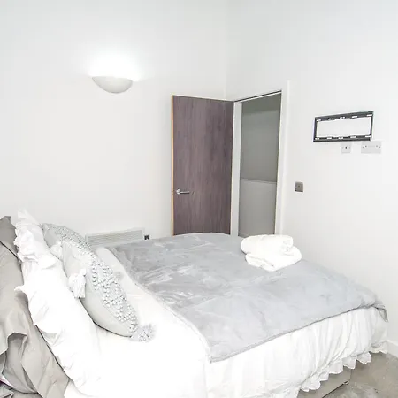 2br Flat Wifi, Parking Contractors & Families