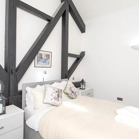 2br Flat Wifi, Parking Contractors & Families *