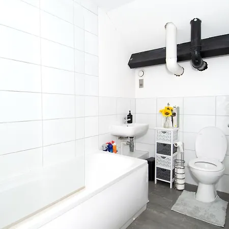 2br Flat Wifi, Parking Contractors & Families