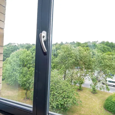 2br Flat Wifi, Parking Contractors & Families