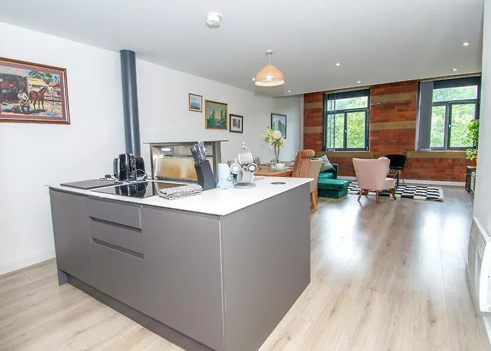 2br Flat Wifi, Parking Contractors & Families Bradford (West Yorkshire)