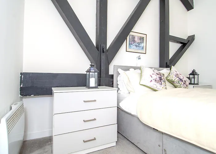 2br Flat Wifi, Parking Contractors & Families شقة