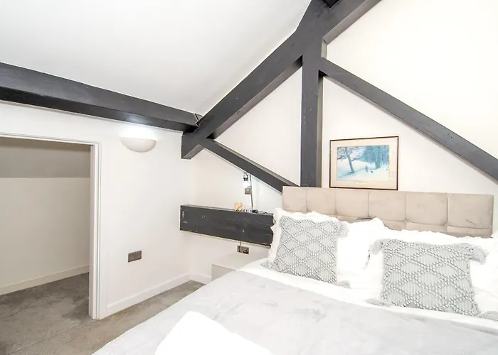 Apartment 2br Flat Wifi, Parking Contractors & Families *