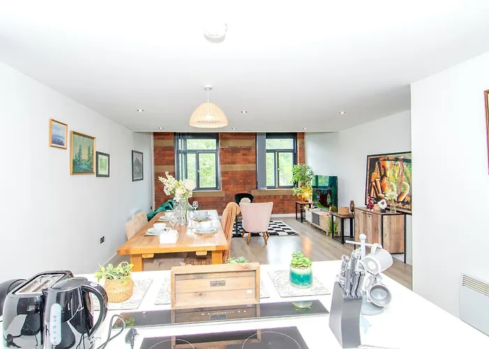 2br Flat Wifi, Parking Contractors & Families شقة *