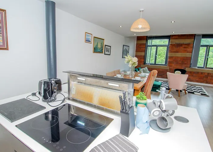 2br Flat Wifi, Parking Contractors & Families برادفورد