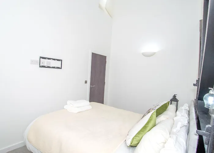 2br Flat Wifi, Parking Contractors & Families Bradford (West Yorkshire)