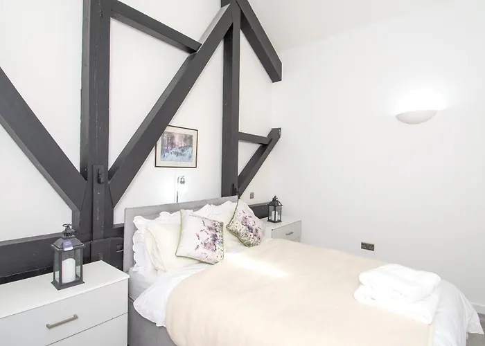 2br Flat Wifi, Parking Contractors & Families *