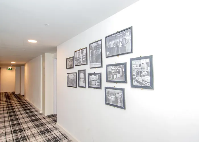 2br Flat Wifi, Parking Contractors & Families Apartment *