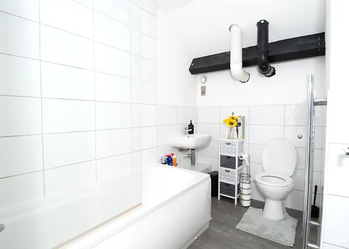 2br Flat Wifi, Parking Contractors & Families