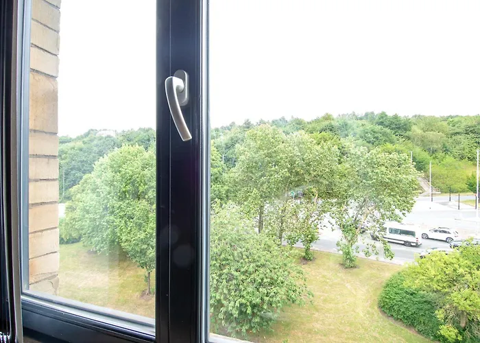 2br Flat Wifi, Parking Contractors & Families شقة