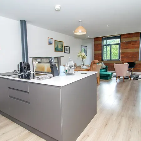 2br Flat Wifi, Parking Contractors & Families 브래드퍼드