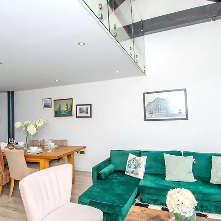 2br Flat Wifi, Parking Contractors & Families 아파트 브래드퍼드