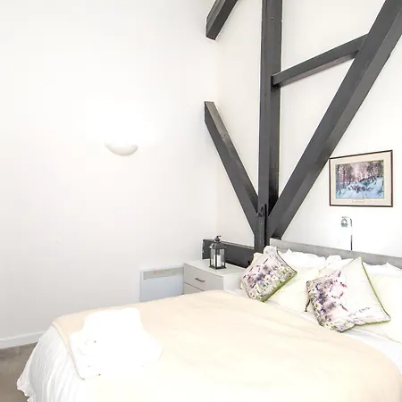 아파트 2br Flat Wifi, Parking Contractors & Families 브래드퍼드