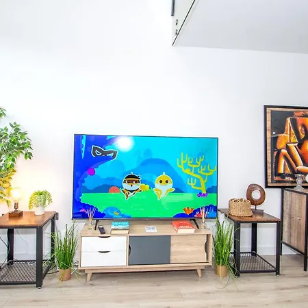 아파트 2br Flat Wifi, Parking Contractors & Families 브래드퍼드