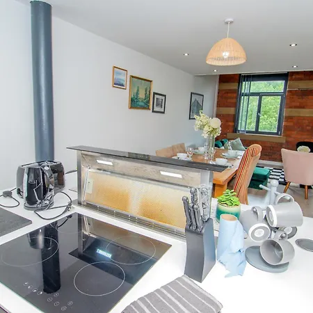 2br Flat Wifi, Parking Contractors & Families 브래드퍼드