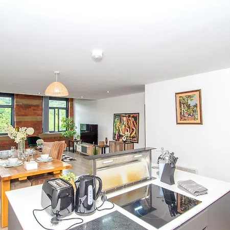 2br Flat Wifi, Parking Contractors & Families