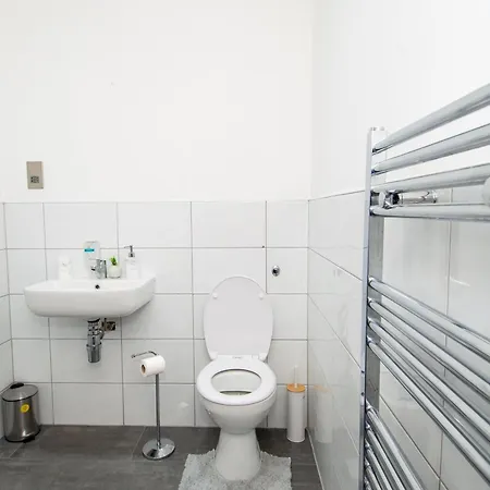 2br Flat Wifi, Parking Contractors & Families 아파트 *