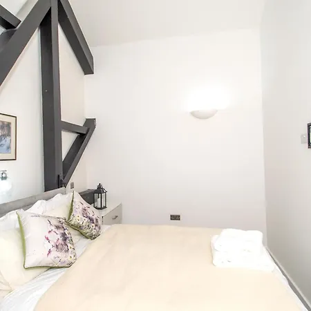 2br Flat Wifi, Parking Contractors & Families 아파트