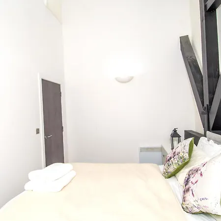 2br Flat Wifi, Parking Contractors & Families 아파트