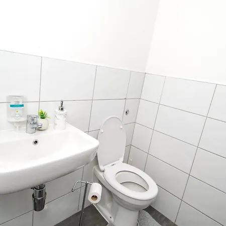아파트 2br Flat Wifi, Parking Contractors & Families 브래드퍼드