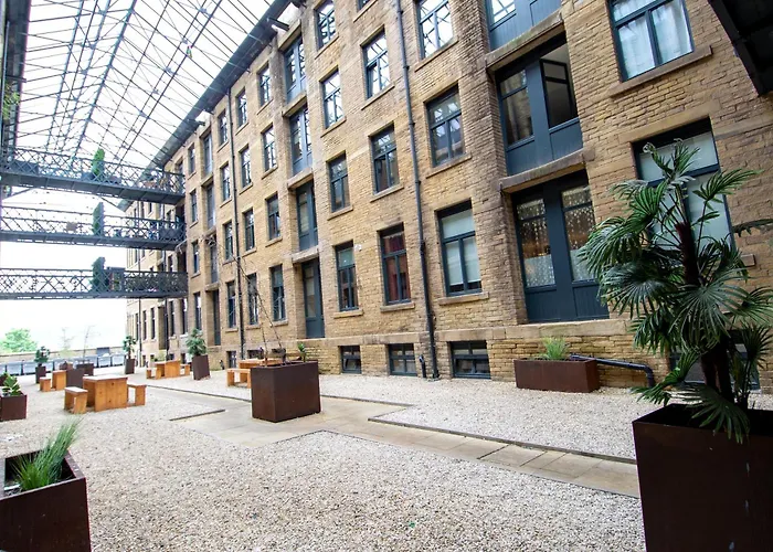 2br Flat Wifi, Parking Contractors & Families Apartment Bradford (West Yorkshire)