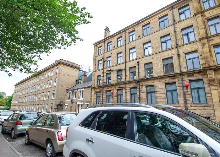 2br Flat Wifi, Parking Contractors & Families Bradford (West Yorkshire)