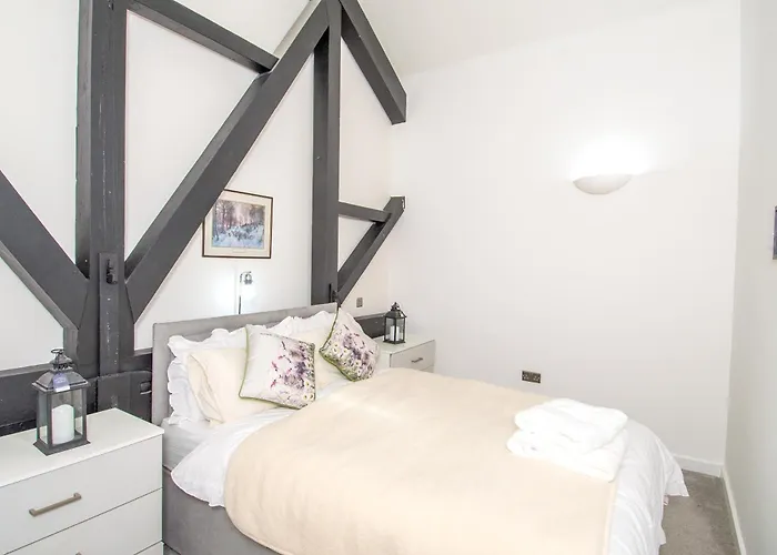 Apartment 2br Flat Wifi, Parking Contractors & Families *