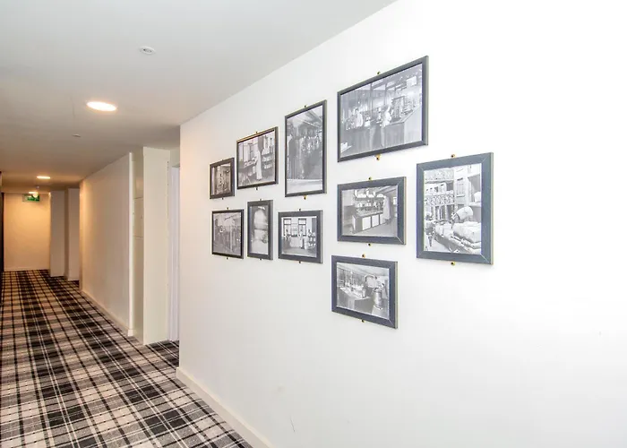 2br Flat Wifi, Parking Contractors & Families Apartment Bradford (West Yorkshire)