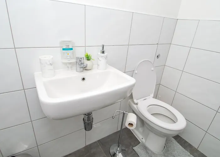 2br Flat Wifi, Parking Contractors & Families