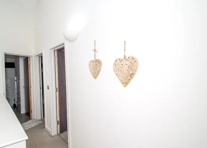 Apartment 2br Flat Wifi, Parking Contractors & Families